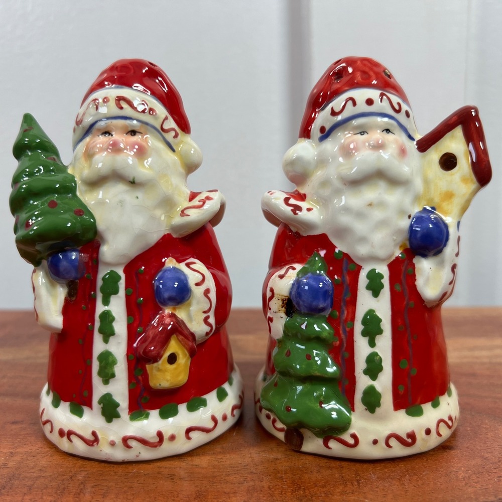 Santa Claus Ceramic Salt and Pepper Shaker Set Red Green Christmas Holiday 4"
